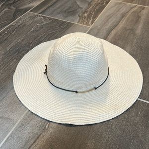 Floppy beach hat with gold accent